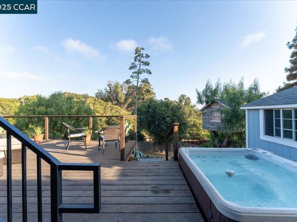 1236 Highland Blvd, Hayward CA 94542