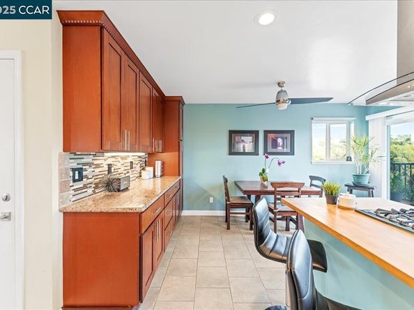 1236 Highland Blvd, Hayward CA 94542