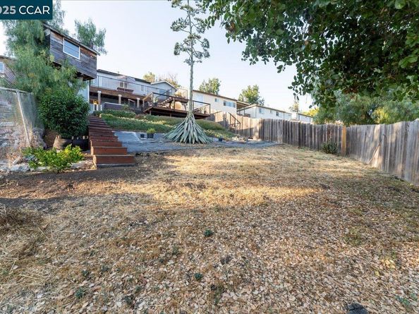 1236 Highland Blvd, Hayward CA 94542