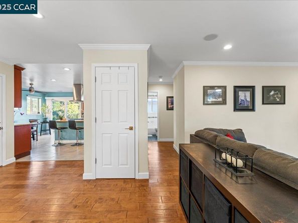 1236 Highland Blvd, Hayward CA 94542
