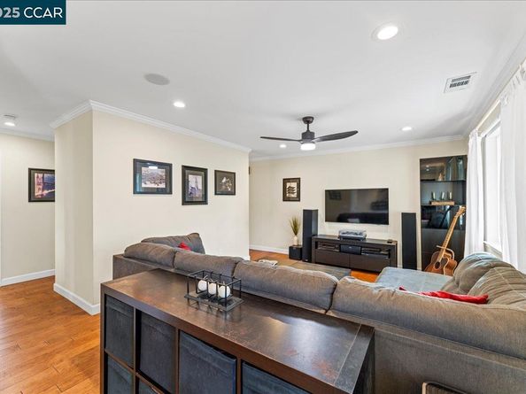 1236 Highland Blvd, Hayward CA 94542