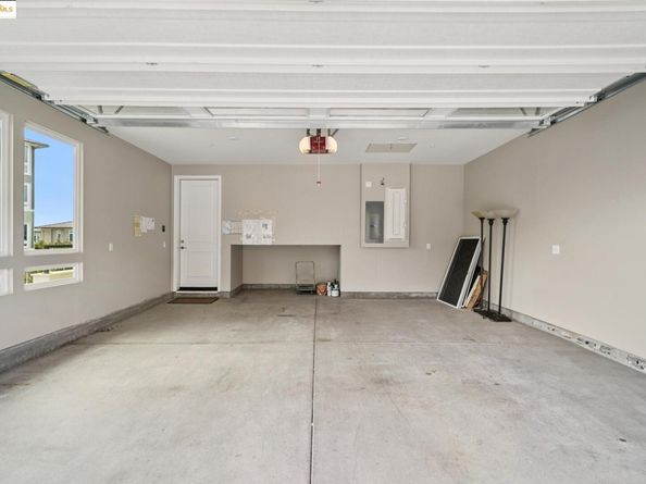 16 Sea Star Ct, Richmond CA 94801