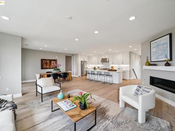 16 Sea Star Ct, Richmond CA 94801