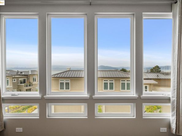 16 Sea Star Ct, Richmond CA 94801