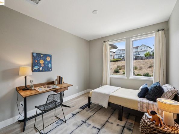 16 Sea Star Ct, Richmond CA 94801