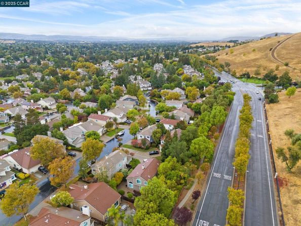 1221 Buckeye Ter, Clayton CA 94517
