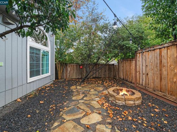 1221 Buckeye Ter, Clayton CA 94517