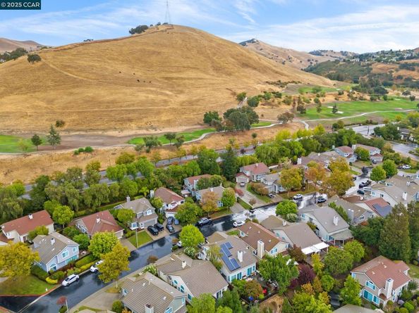 1221 Buckeye Ter, Clayton CA 94517