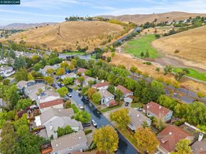 1221 Buckeye Ter, Clayton CA 94517