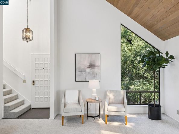 39 Saint Stephens Dr, Orinda CA 94563