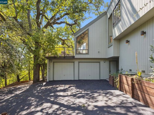 39 Saint Stephens Dr, Orinda CA 94563