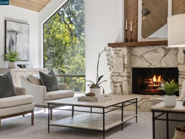 39 Saint Stephens Dr, Orinda CA 94563