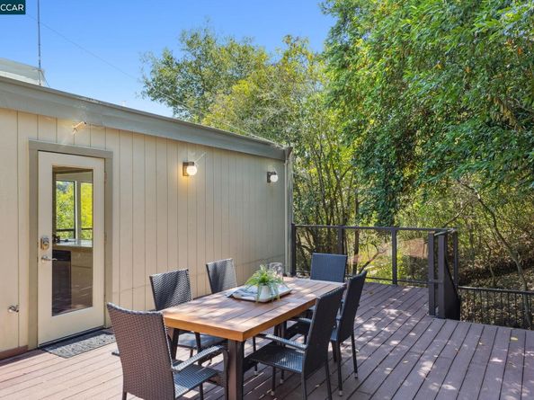 39 Saint Stephens Dr, Orinda CA 94563