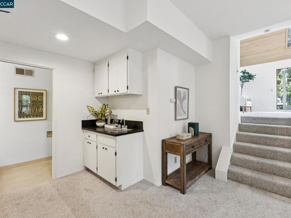 39 Saint Stephens Dr, Orinda CA 94563