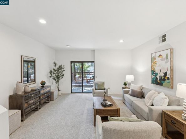 39 Saint Stephens Dr, Orinda CA 94563