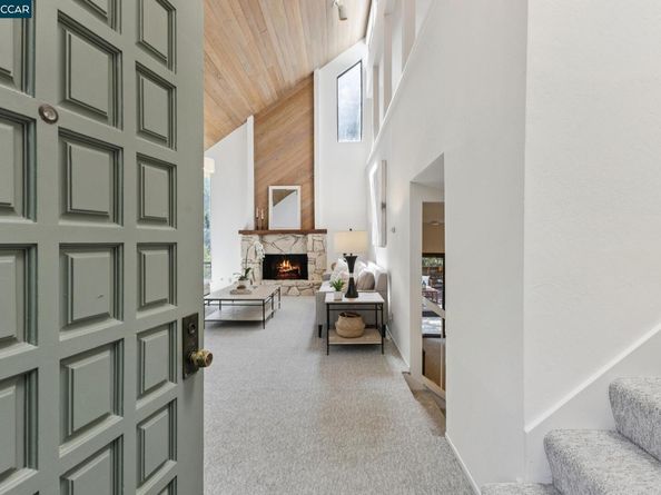 39 Saint Stephens Dr, Orinda CA 94563