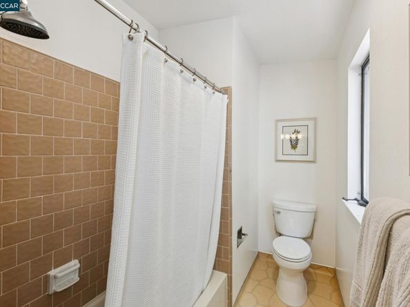 39 Saint Stephens Dr, Orinda CA 94563