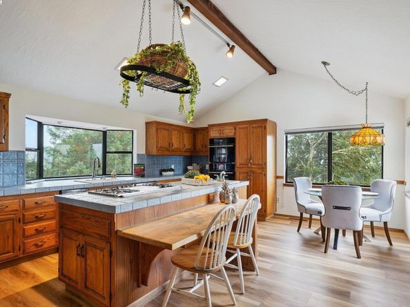23762 Hutchinson Rd, Los Gatos CA 95033