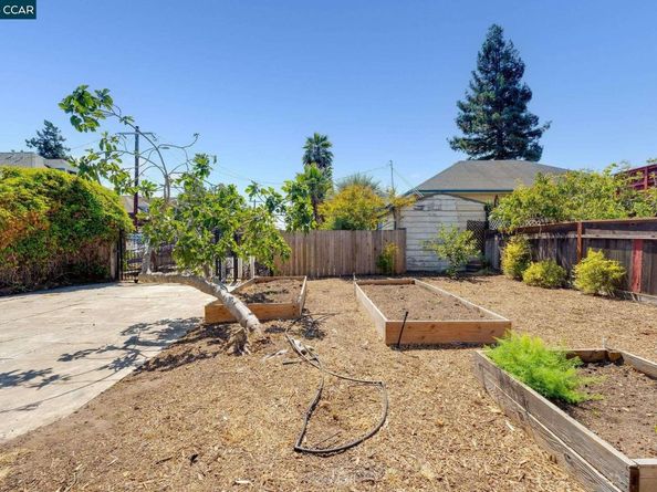 1916 Woolsey Street, Berkeley CA 94703