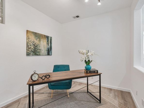 455 Navaro Way 201, San Jose CA 95134