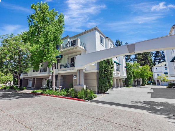 455 Navaro Way 201, San Jose CA 95134