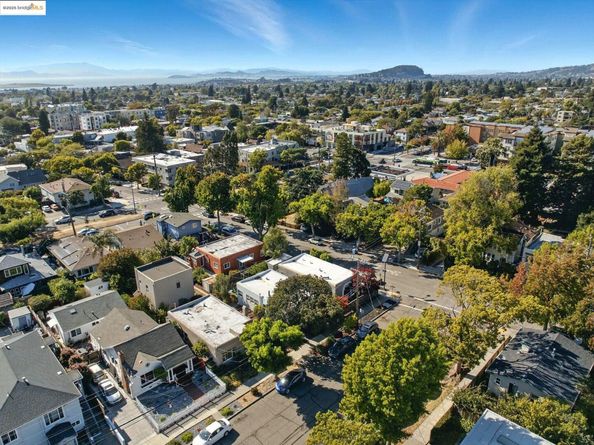 2104 Spaulding Avenue, Berkeley CA 94703