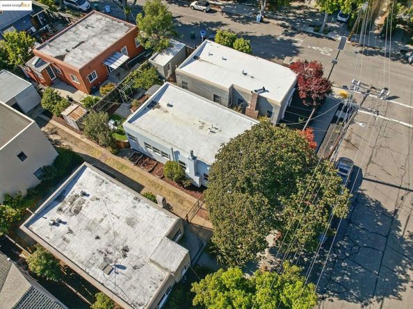 2104 Spaulding Avenue, Berkeley CA 94703