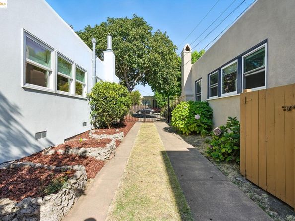 2104 Spaulding Avenue, Berkeley CA 94703