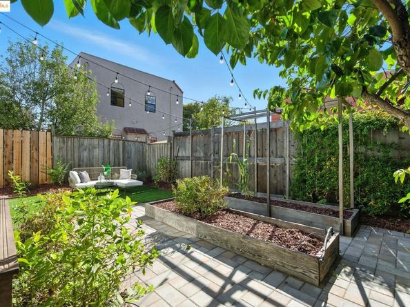 2104 Spaulding Avenue, Berkeley CA 94703