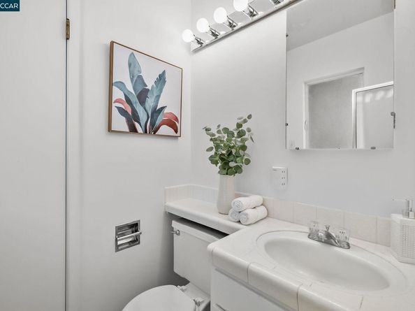 46 Parklane Dr, Orinda CA 94563