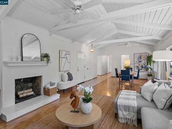46 Parklane Dr, Orinda CA 94563