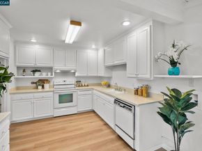 46 Parklane Dr, Orinda CA 94563