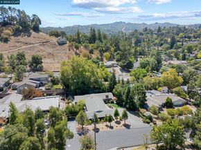46 Parklane Dr, Orinda CA 94563