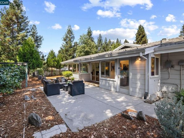 46 Parklane Dr, Orinda CA 94563