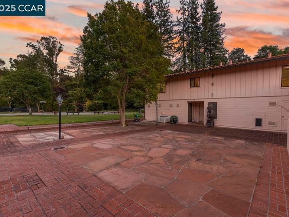 940 Reliez Station Ln, Lafayette CA 94549