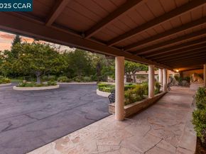 940 Reliez Station Ln, Lafayette CA 94549
