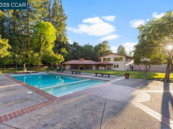 940 Reliez Station Ln, Lafayette CA 94549