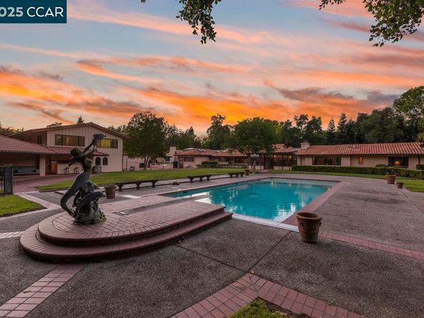 940 Reliez Station Ln, Lafayette CA 94549