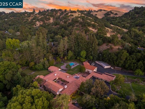 940 Reliez Station Ln, Lafayette CA 94549