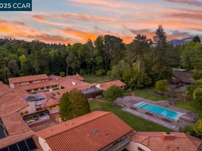 940 Reliez Station Ln, Lafayette CA 94549