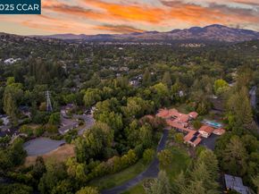 940 Reliez Station Ln, Lafayette CA 94549