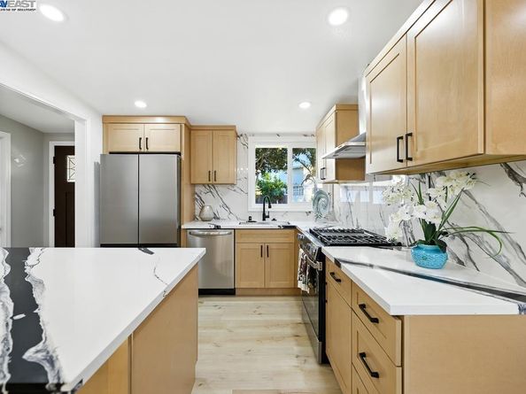 30456 Hoylake St, Hayward CA 94544