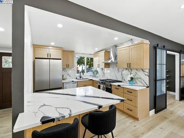 30456 Hoylake St, Hayward CA 94544
