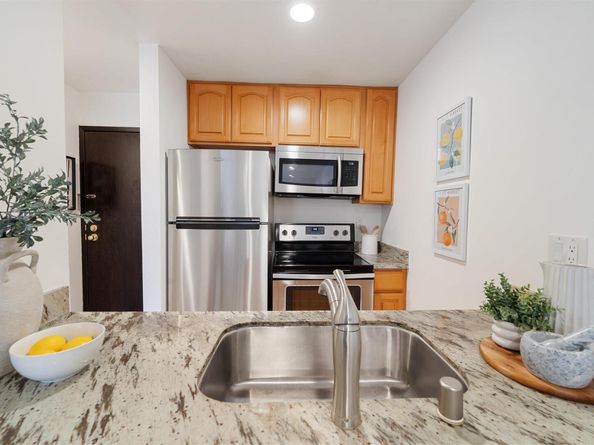 288 Whitmore St 217, Oakland CA 94611
