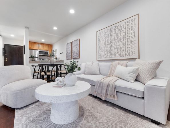 288 Whitmore St 217, Oakland CA 94611