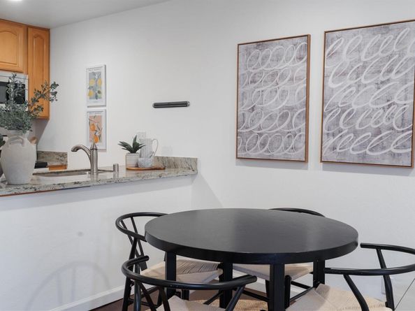 288 Whitmore St 217, Oakland CA 94611