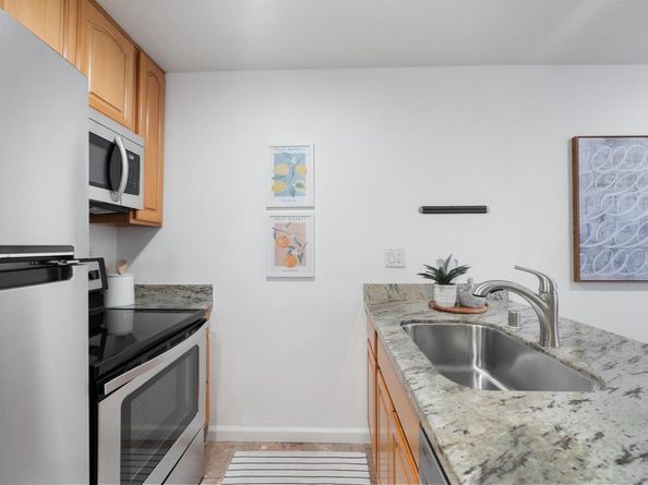 288 Whitmore St 217, Oakland CA 94611