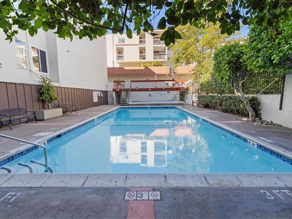 288 Whitmore St 217, Oakland CA 94611