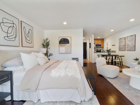288 Whitmore St 217, Oakland CA 94611