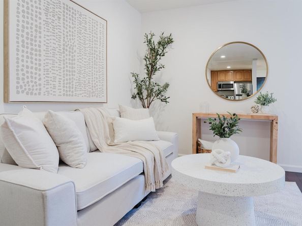 288 Whitmore St 217, Oakland CA 94611